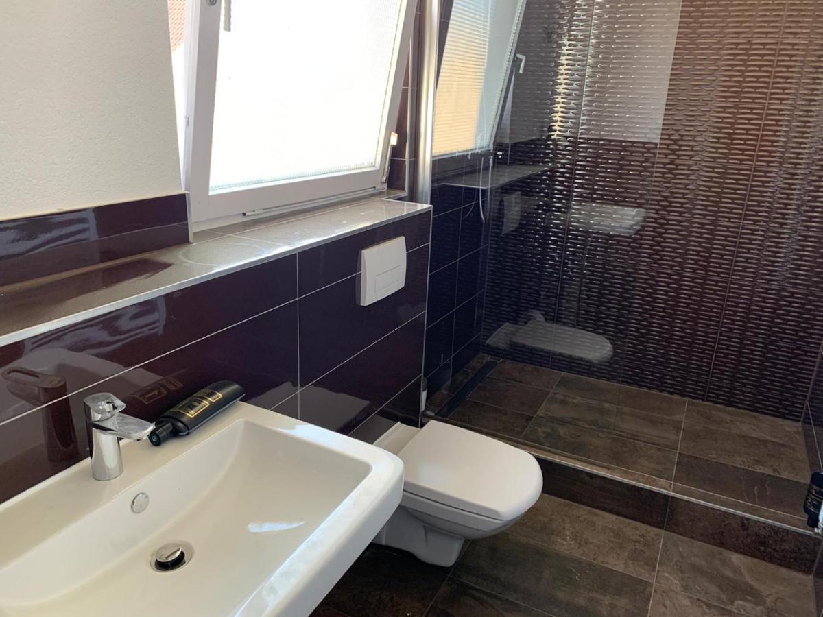 Nuertingen Zimmer Екстериор снимка