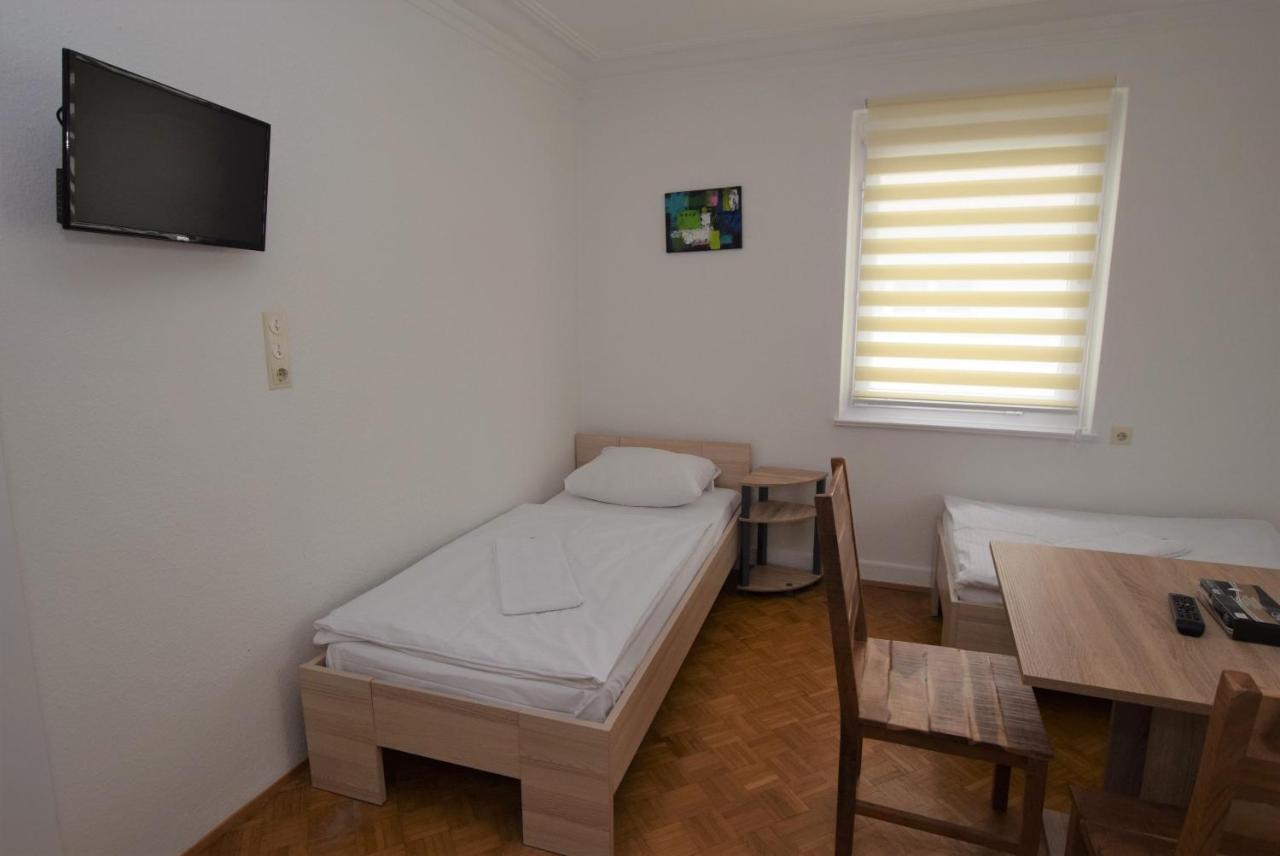 Nuertingen Zimmer Екстериор снимка